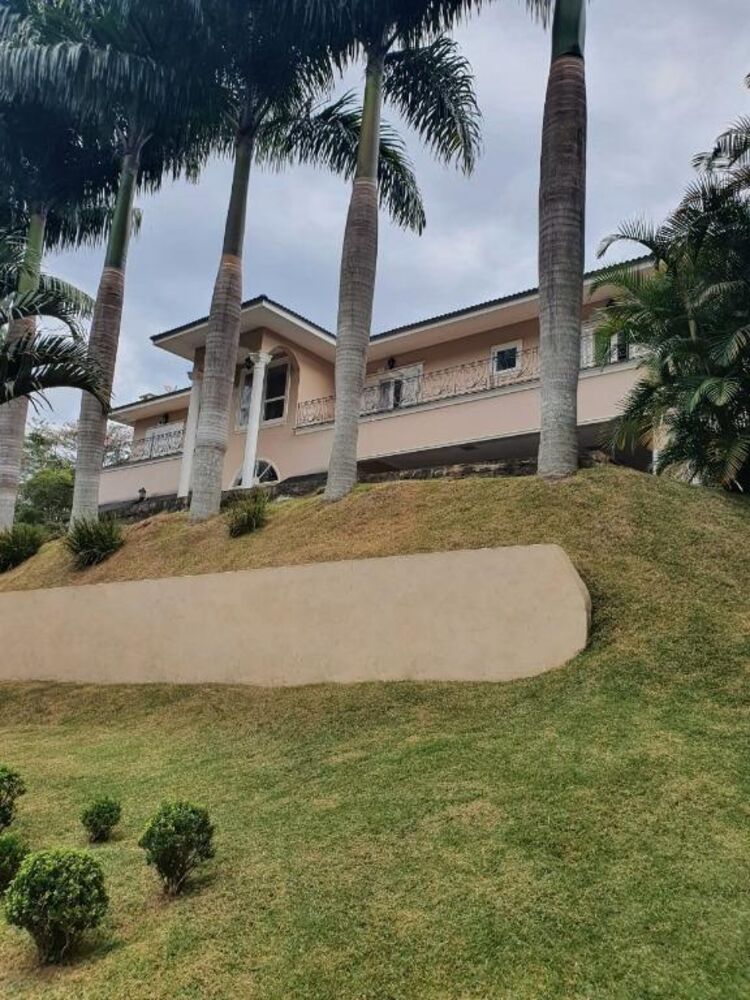 Casa de Condomínio à venda com 5 quartos, 640m² - Foto 2