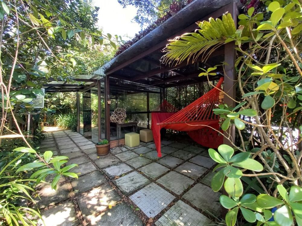 Casa de Condomínio à venda e aluguel com 5 quartos, 553m² - Foto 2