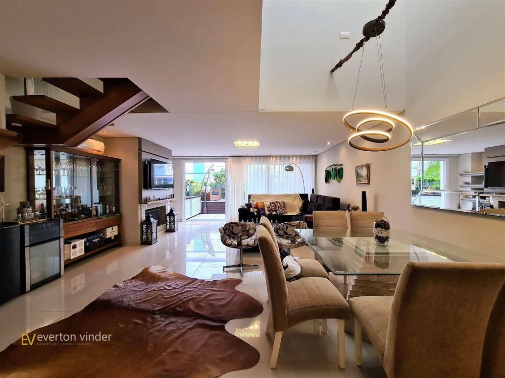 Sobrado, 3 quartos, 220 m² - Foto 1
