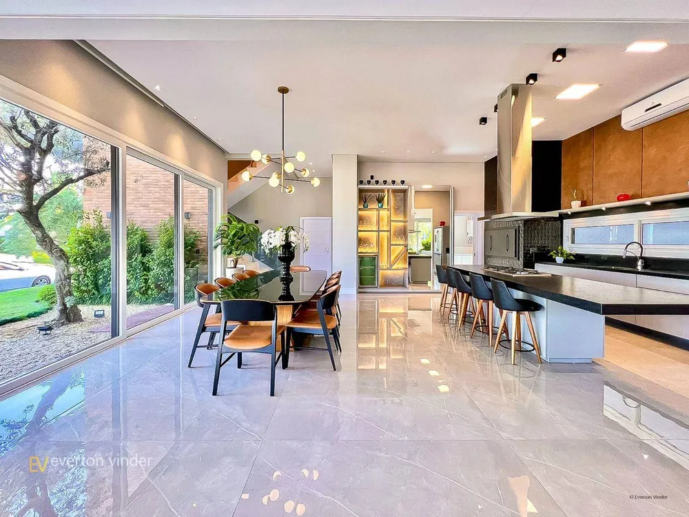Sobrado, 4 quartos, 350 m² - Foto 2