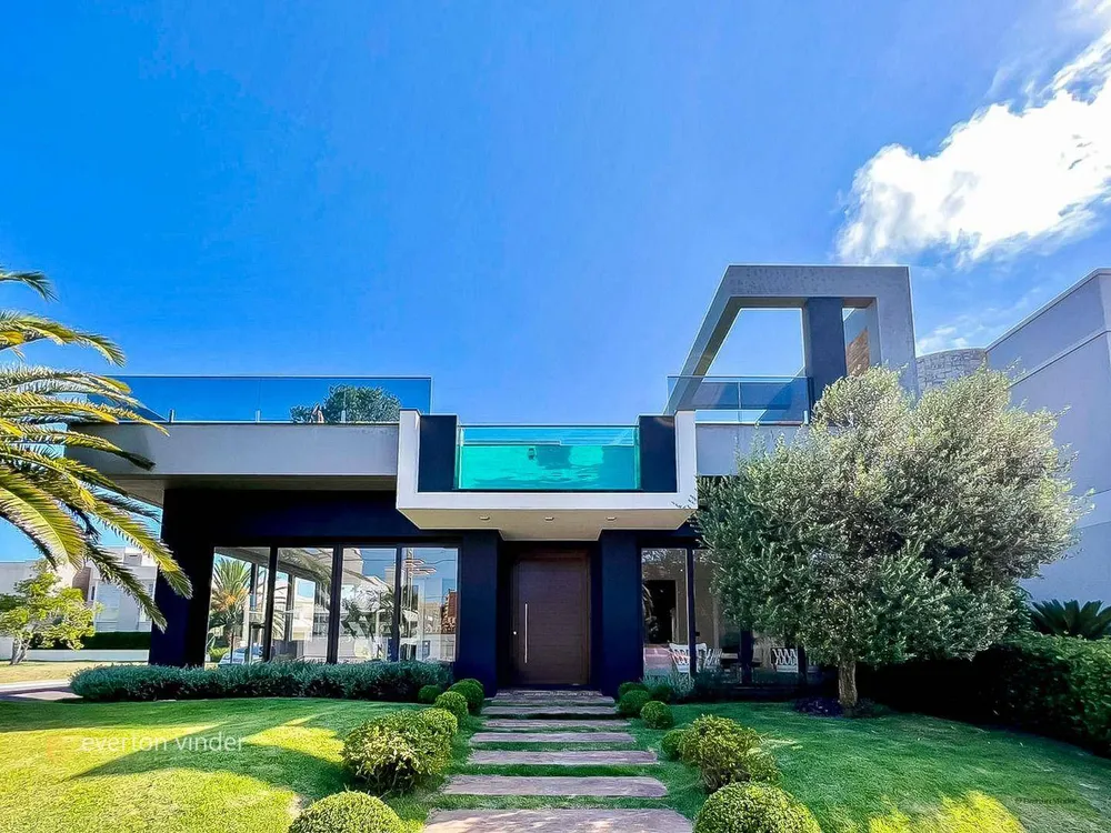 Sobrado, 4 quartos, 350 m² - Foto 1