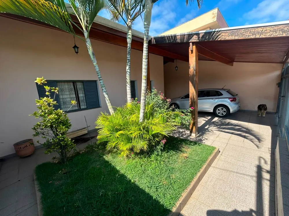 Casa, 4 quartos, 208 m² - Foto 1