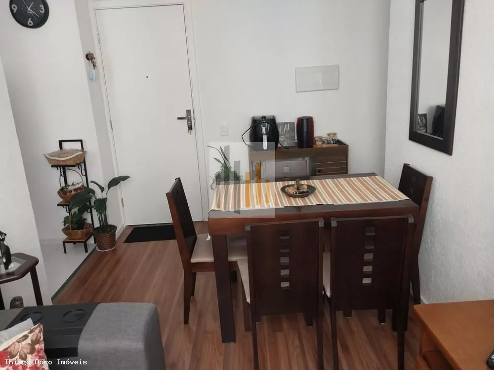 Apartamento à venda com 2 quartos, 42m² - Foto 2