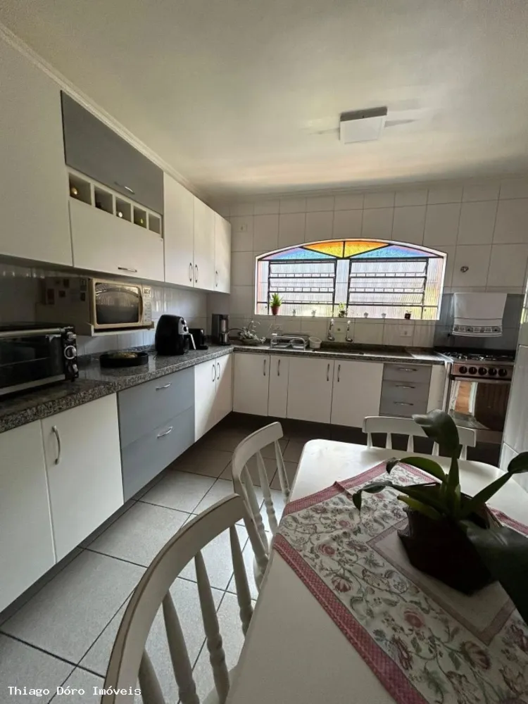 Casa, 3 quartos, 200 m² - Foto 2