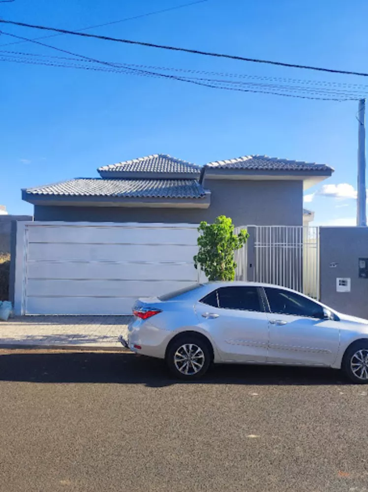 Casa à venda com 3 quartos, 103m² - Foto 1