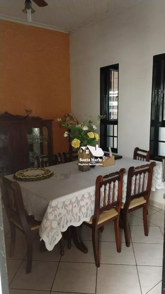 Casa à venda com 4 quartos, 160m² - Foto 2