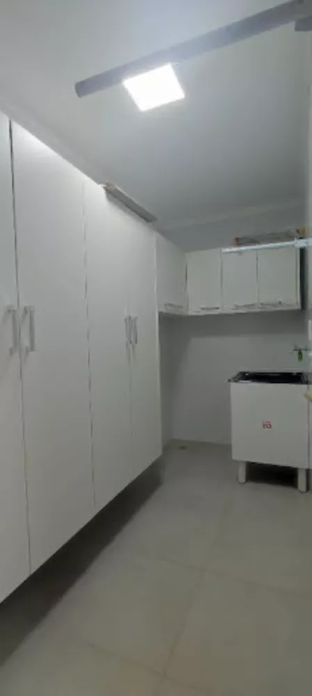 Casa à venda com 3 quartos, 149m² - Foto 2