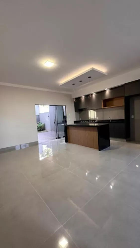 Casa à venda com 3 quartos, 140m² - Foto 2