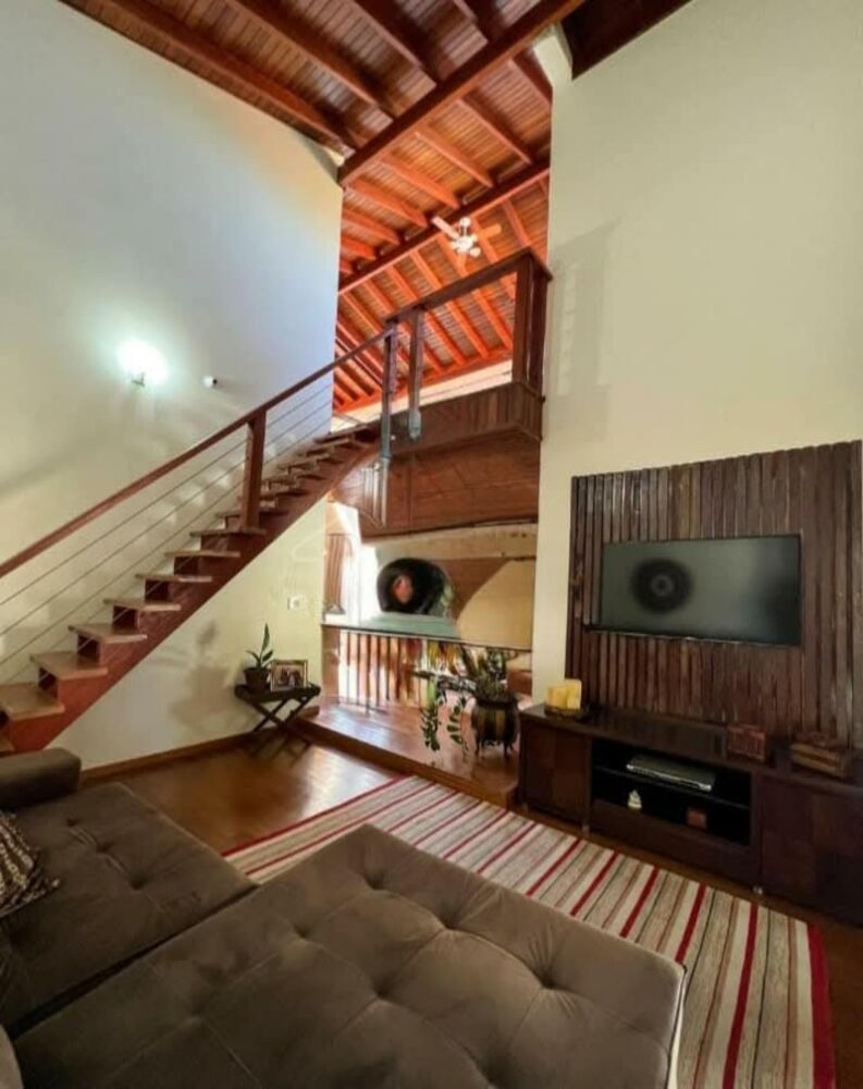 Casa à venda com 3 quartos, 540m² - Foto 2