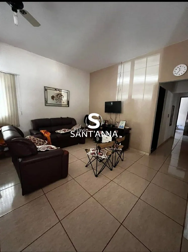 Chácara, 3 quartos, 450 m² - Foto 2