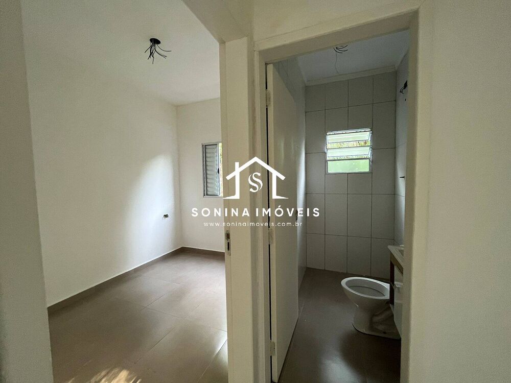 Casa à venda com 2 quartos, 69m² - Foto 7