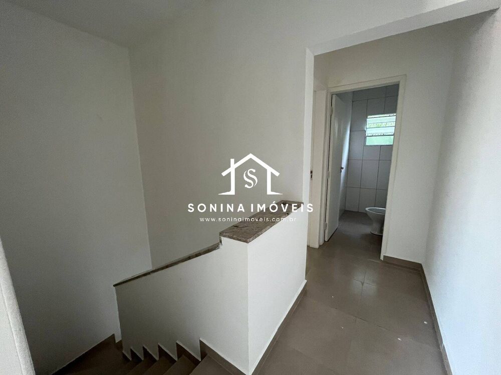 Casa à venda com 2 quartos, 69m² - Foto 10