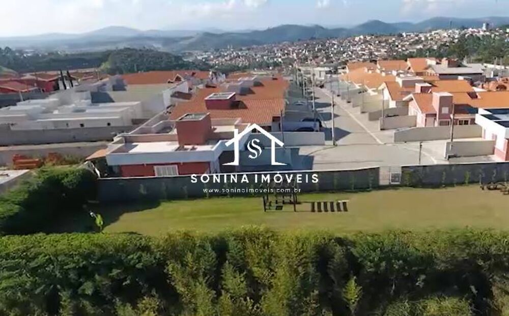 Casa à venda com 3 quartos, 80m² - Foto 2