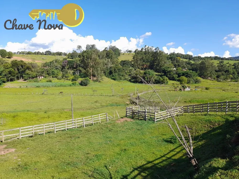 Fazenda à venda com 3 quartos, 200m² - Foto 2