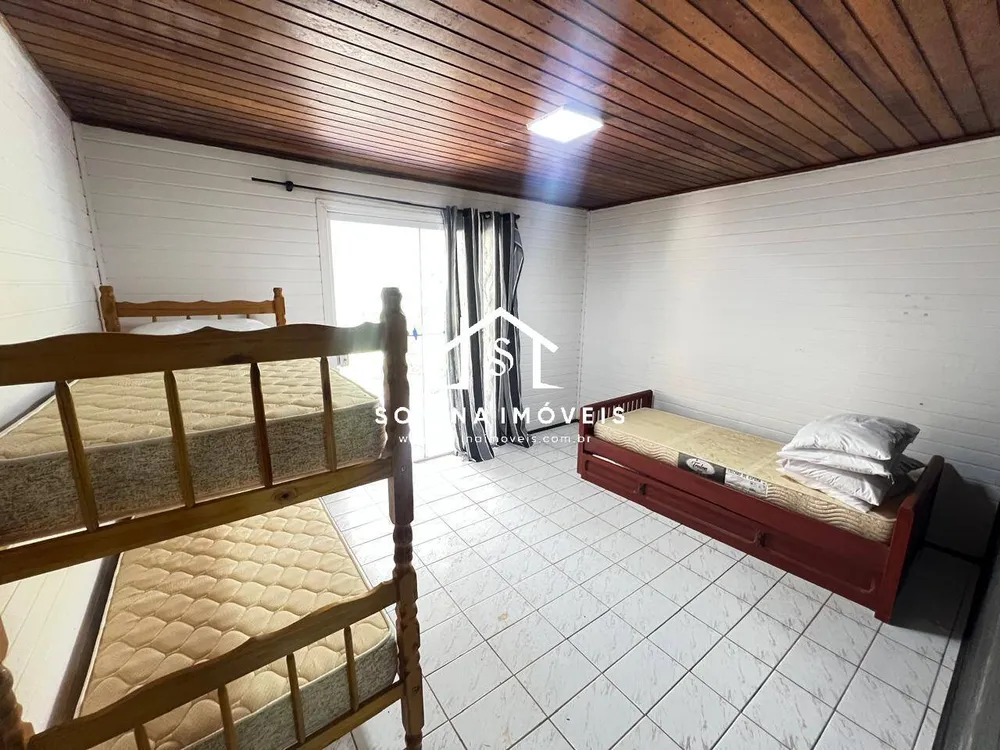 Chácara, 3 quartos, 1200 m² - Foto 1