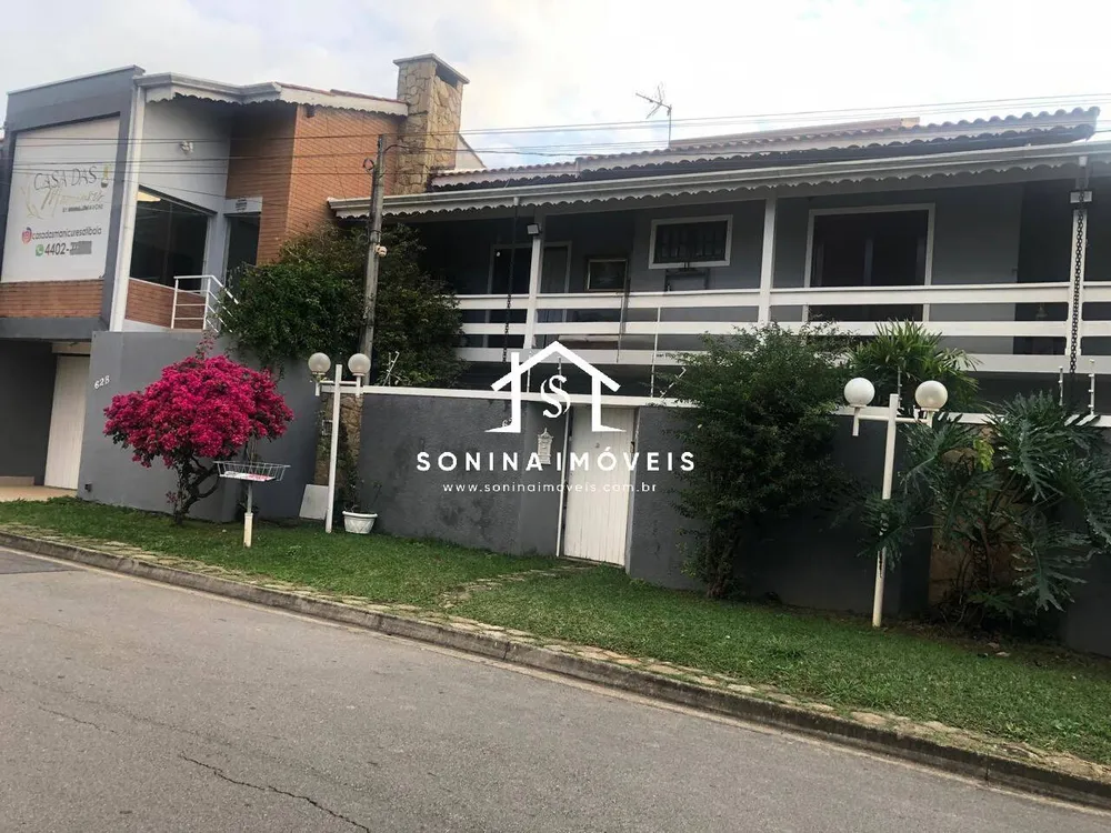 Casa, 3 quartos, 213 m² - Foto 1
