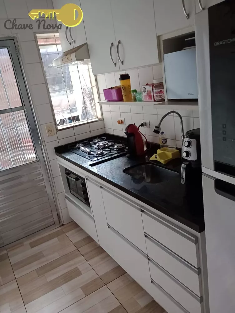 Casa à venda com 4 quartos, 130m² - Foto 4