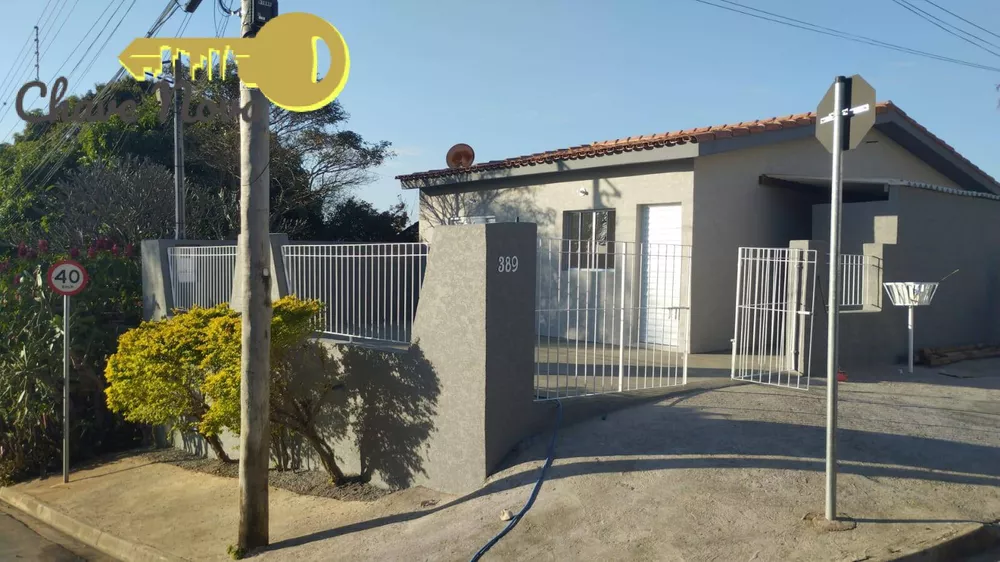 Casa à venda com 3 quartos, 96m² - Foto 1