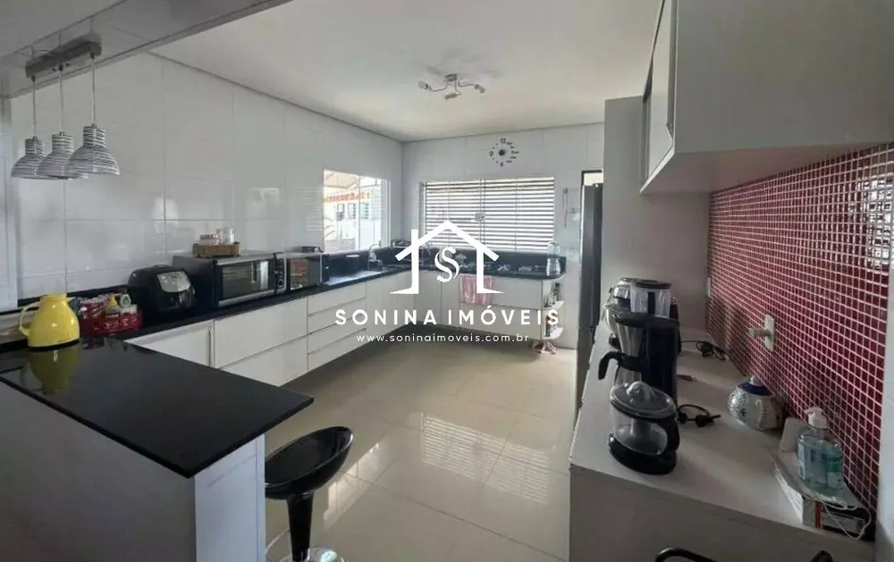Casa, 3 quartos, 230 m² - Foto 3