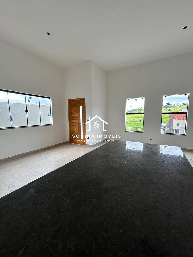 Casa à venda com 3 quartos, 100m² - Foto 2