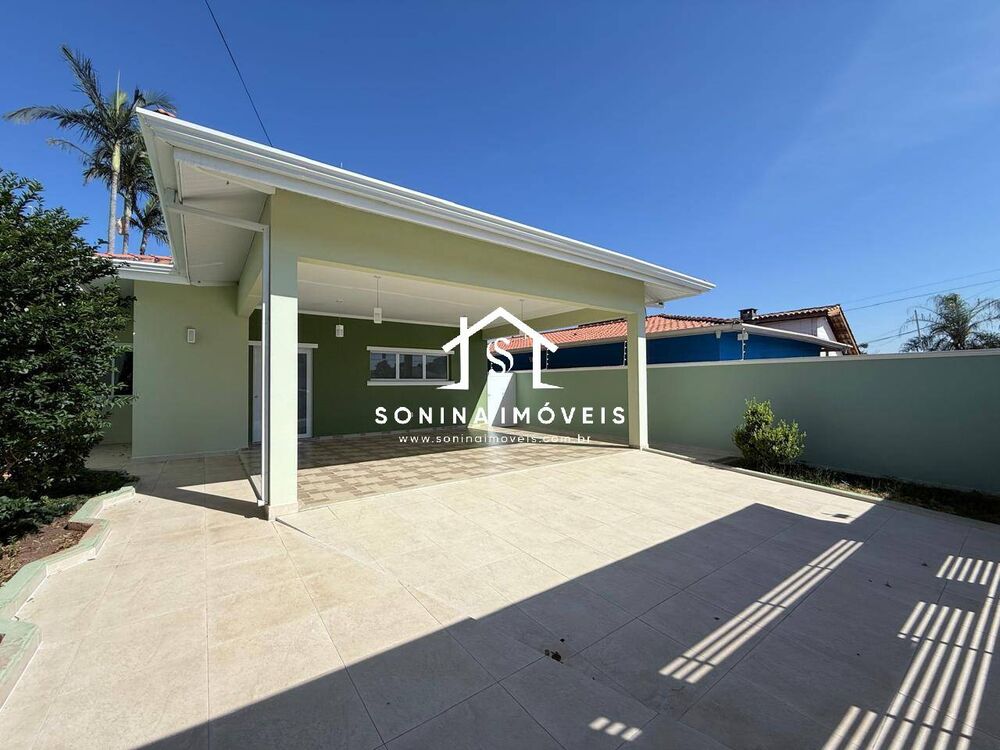 Casa à venda com 3 quartos, 220m² - Foto 1