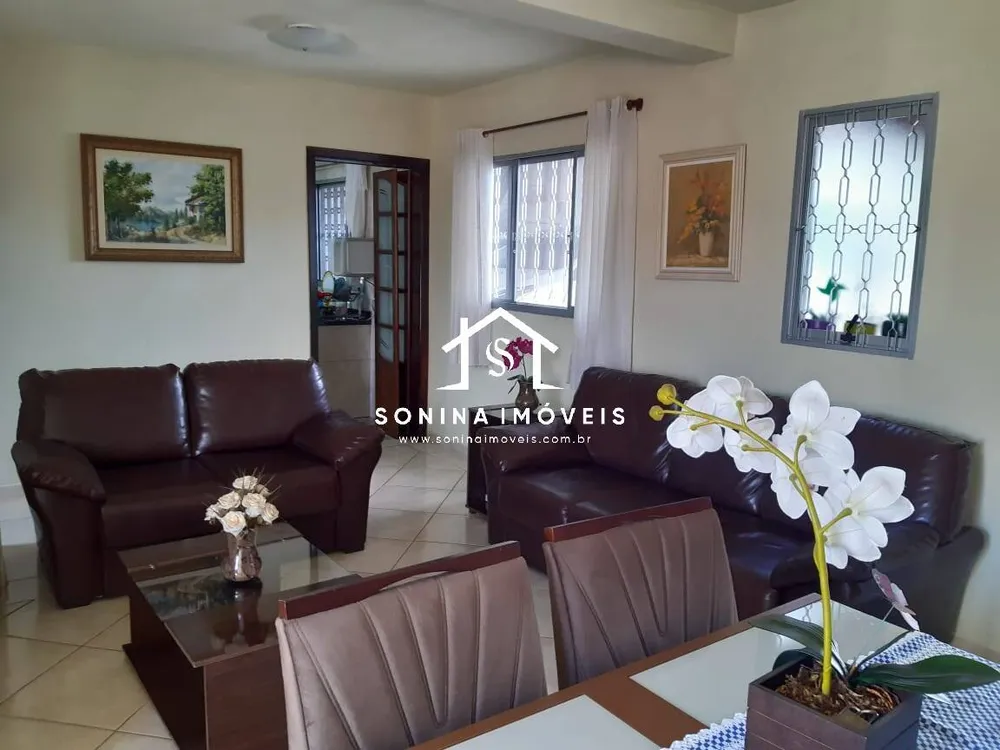 Casa, 5 quartos, 256 m² - Foto 1