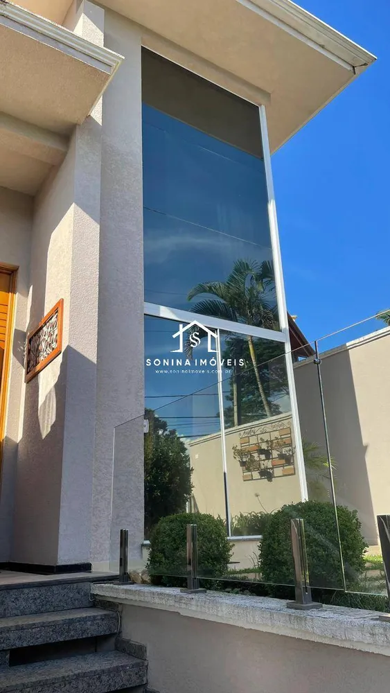 Casa, 3 quartos, 233 m² - Foto 1