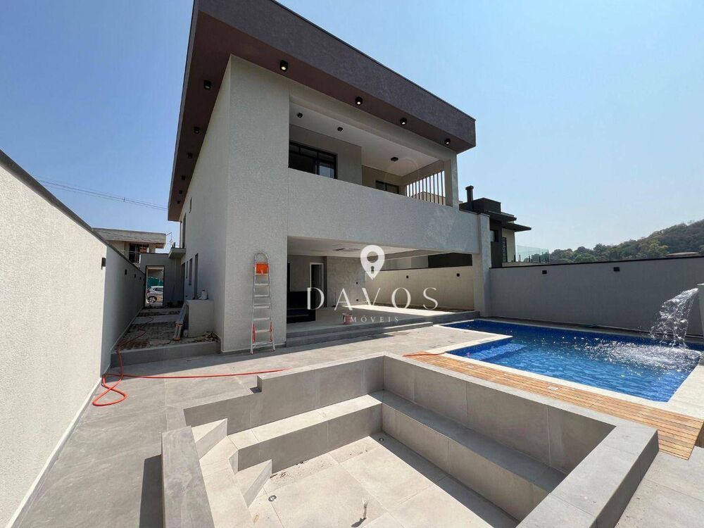 Sobrado, 4 quartos, 304 m² - Foto 1