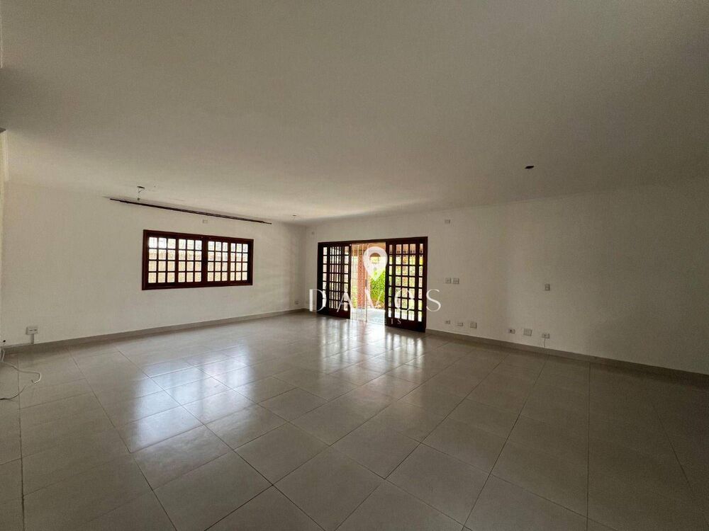 Sobrado, 3 quartos, 439 m² - Foto 1