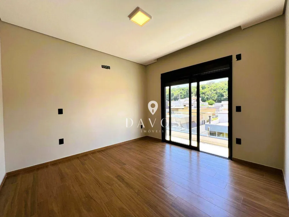 Sobrado, 3 quartos, 248 m² - Foto 1