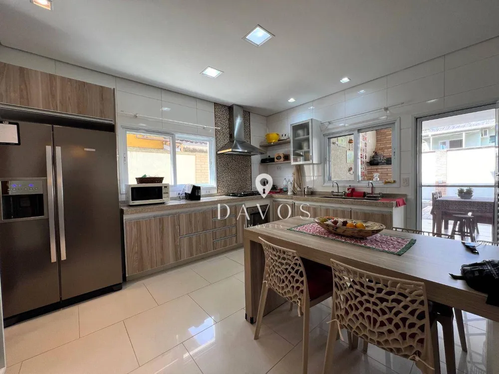Sobrado, 3 quartos, 257 m² - Foto 2
