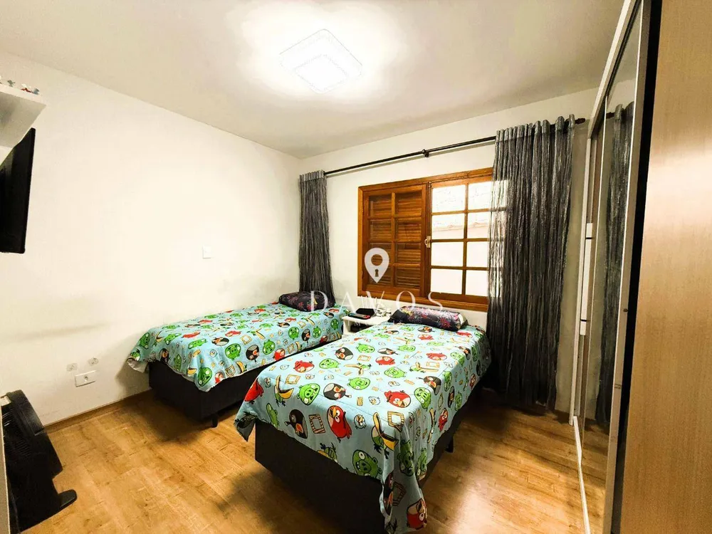 Casa, 3 quartos, 280 m² - Foto 1