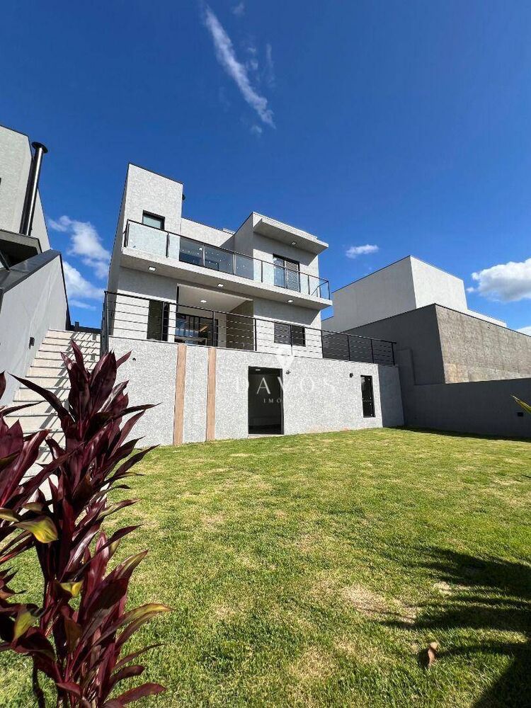 Sobrado, 3 quartos, 240 m² - Foto 1