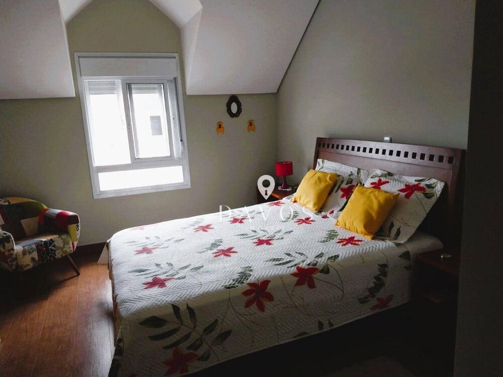 Sobrado, 3 quartos, 311 m² - Foto 1