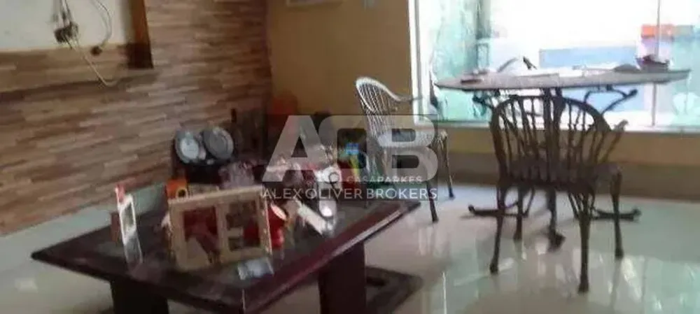 Casa, 5 quartos, 220 m² - Foto 2