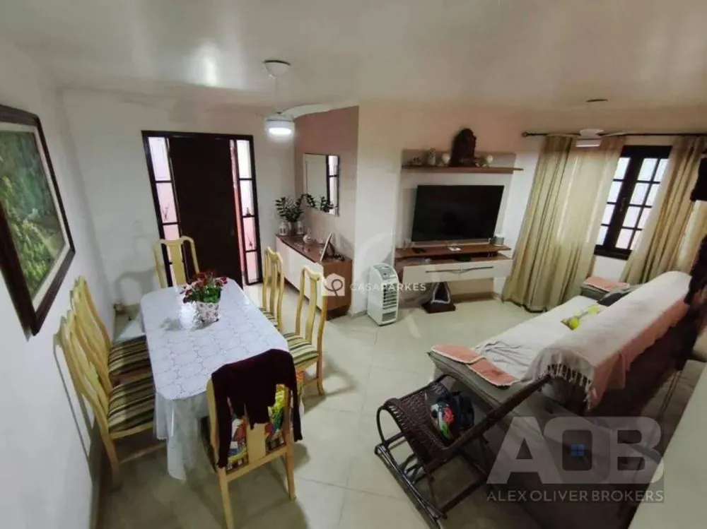 Casa, 3 quartos, 225 m² - Foto 1