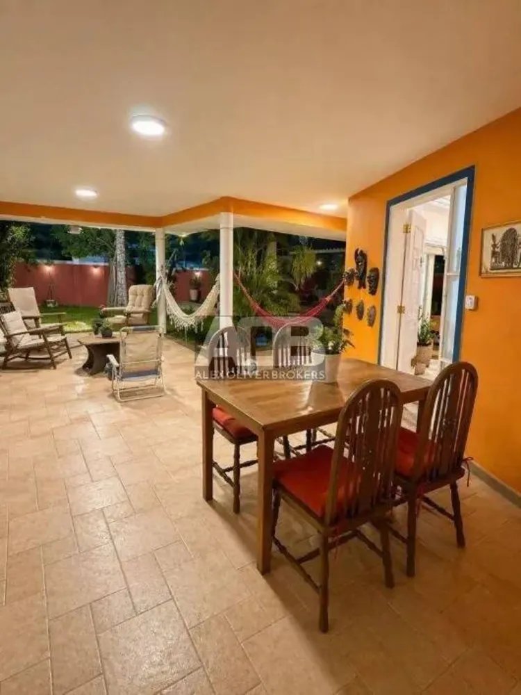 Casa, 5 quartos, 249 m² - Foto 2