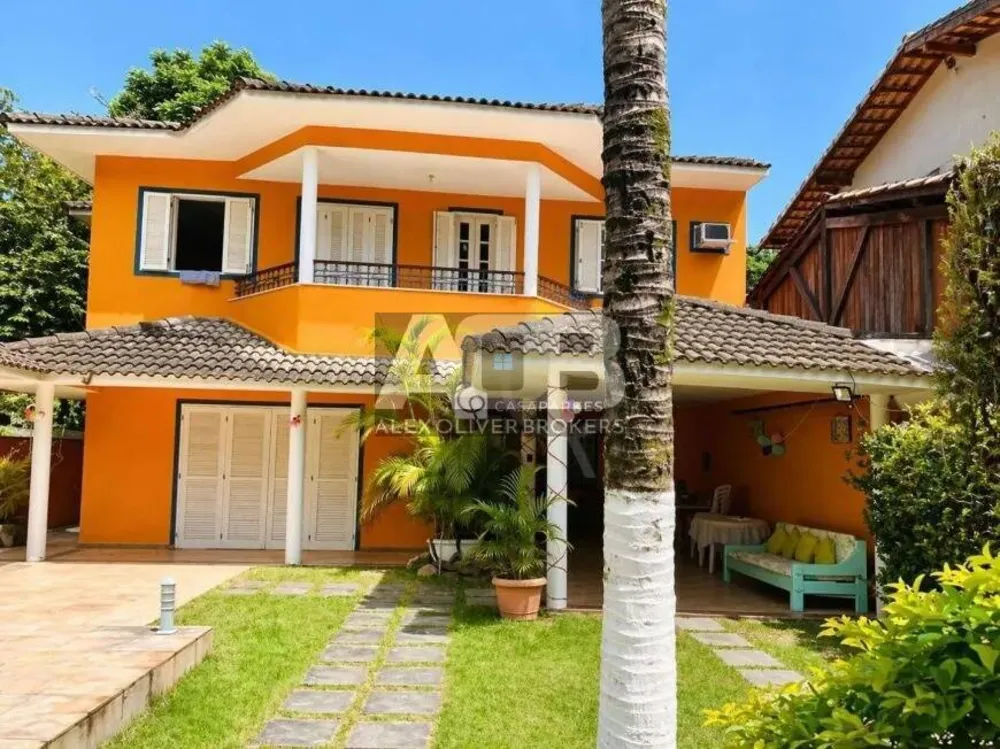Casa, 5 quartos, 249 m² - Foto 1