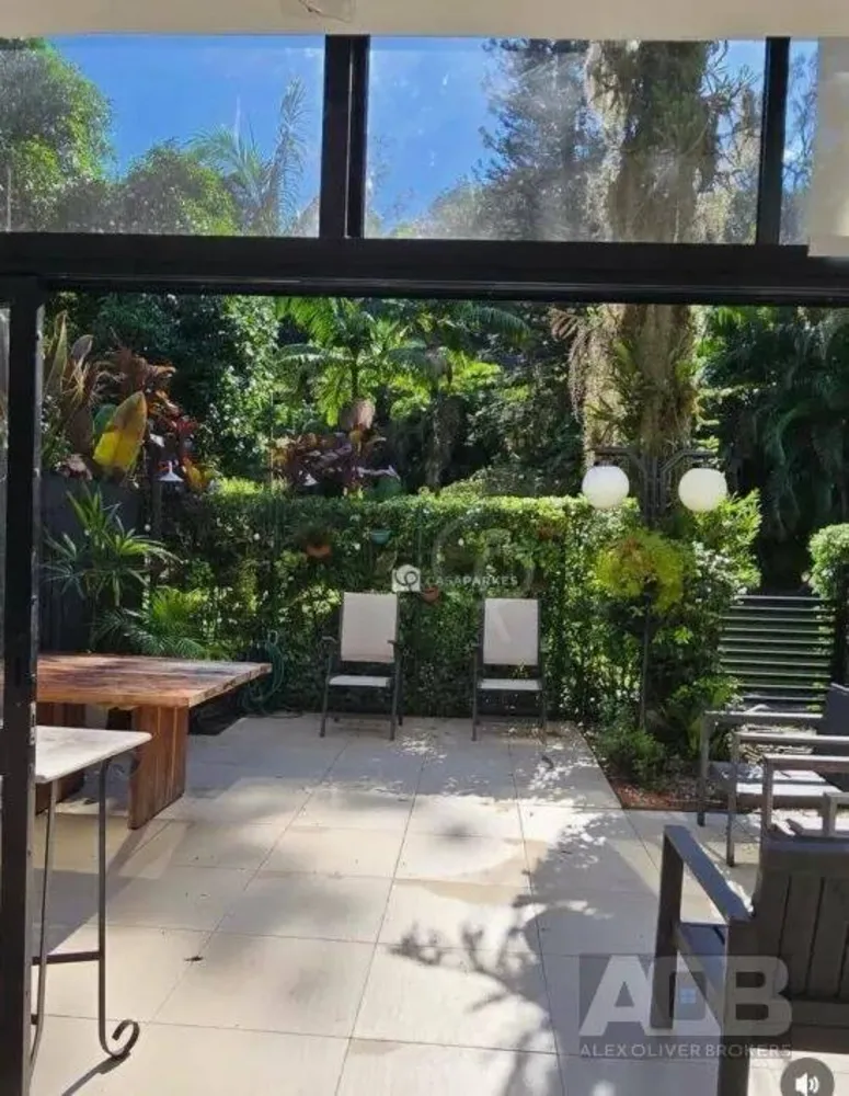 Casa, 4 quartos, 238 m² - Foto 1