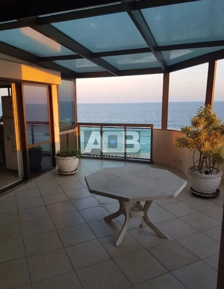 Cobertura, 3 quartos, 225 m² - Foto 2