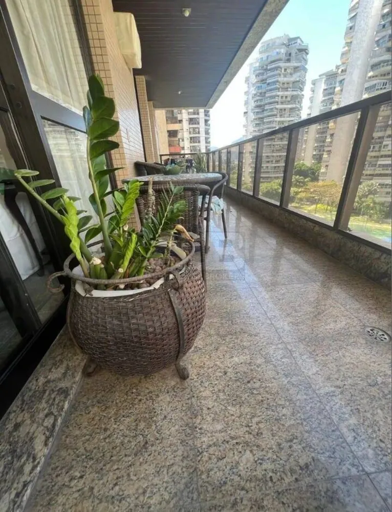 Apartamento, 3 quartos, 145 m² - Foto 2