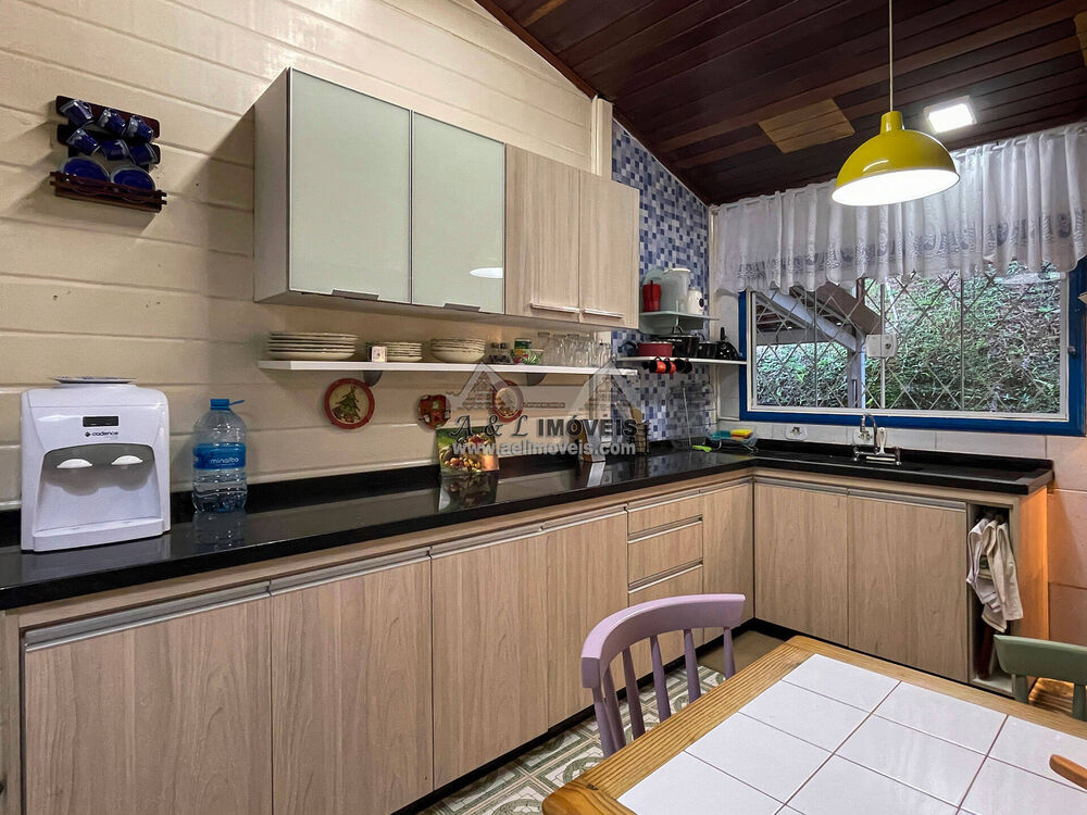 Casa, 5 quartos, 168 m² - Foto 2