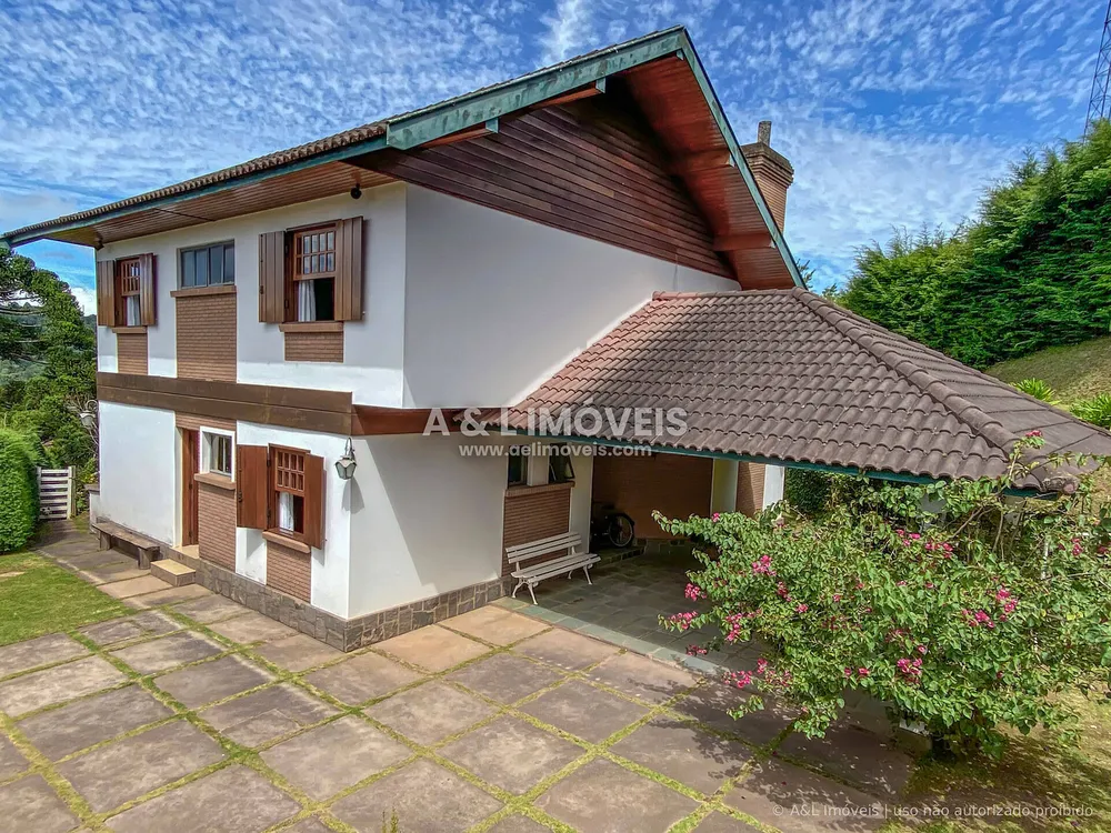Casa, 3 quartos, 228 m² - Foto 1