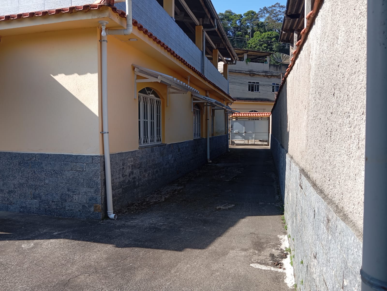 Casa à venda com 4 quartos, 300m² - Foto 2