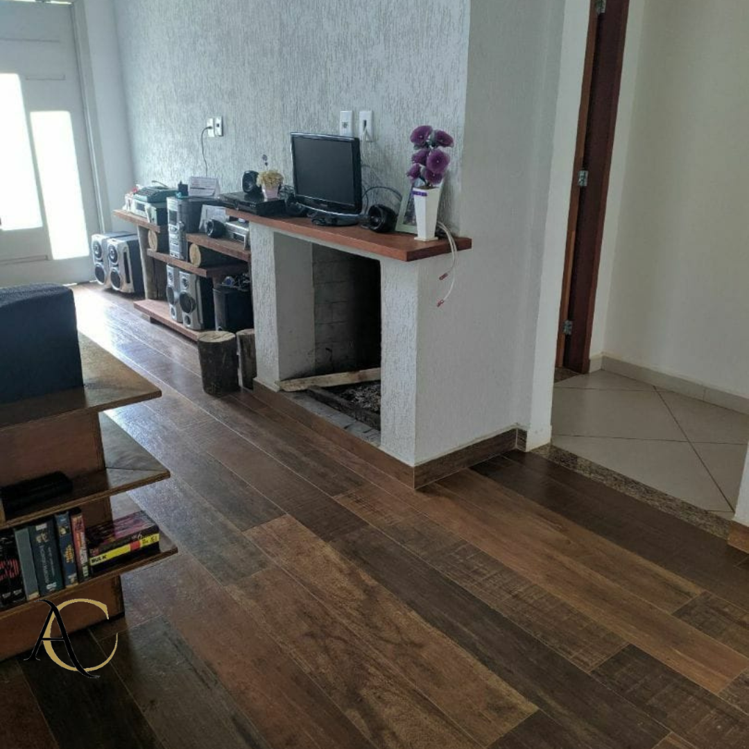 Casa à venda com 3 quartos, 120m² - Foto 2