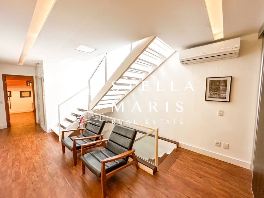 Casa à venda com 9 quartos, 586m² - Foto 3