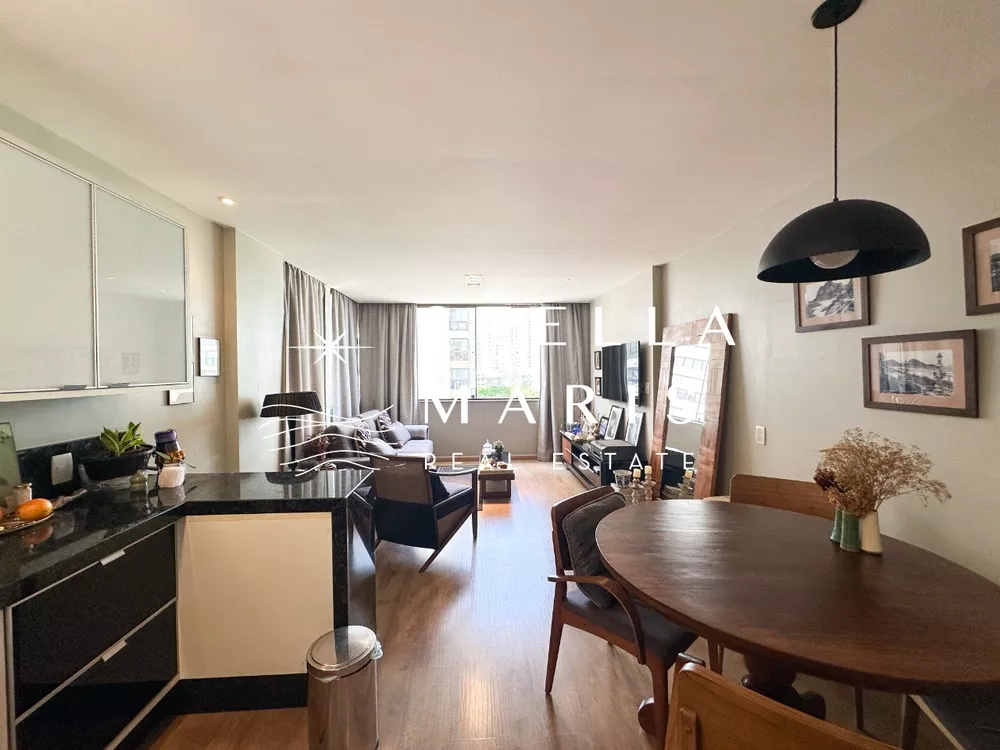 Apartamento à venda com 3 quartos, 150m² - Foto 2