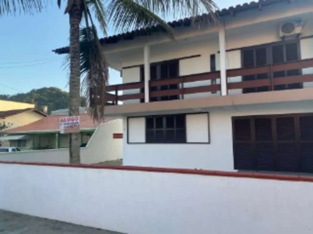 Sobrado à venda com 5 quartos, 300m² - Foto 1