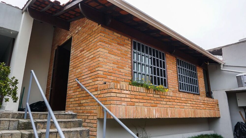 Sobrado à venda e aluguel com 8 quartos, 240m² - Foto 10