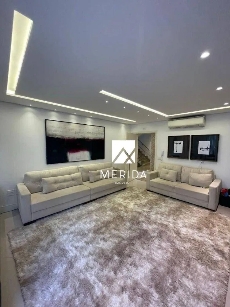 Cobertura, 3 quartos, 220 m² - Foto 1